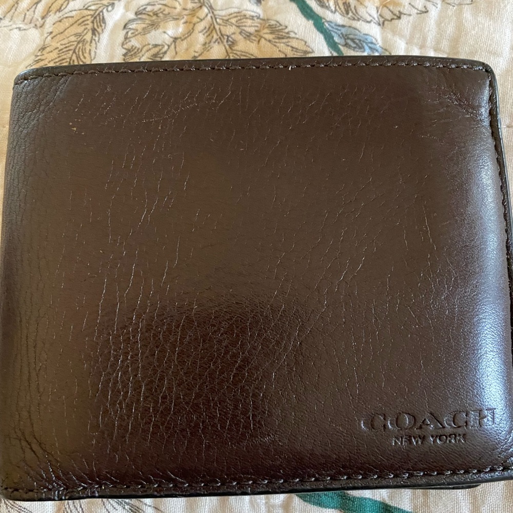 Mens like new coach wallet with I’d and credit card folder!